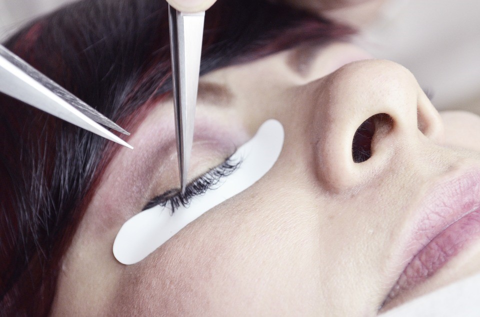 EYELASH EXTENSION APPLICATION AND REMOVAL