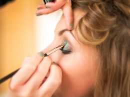 Choosing the Right Eyeshadow an Easy Way